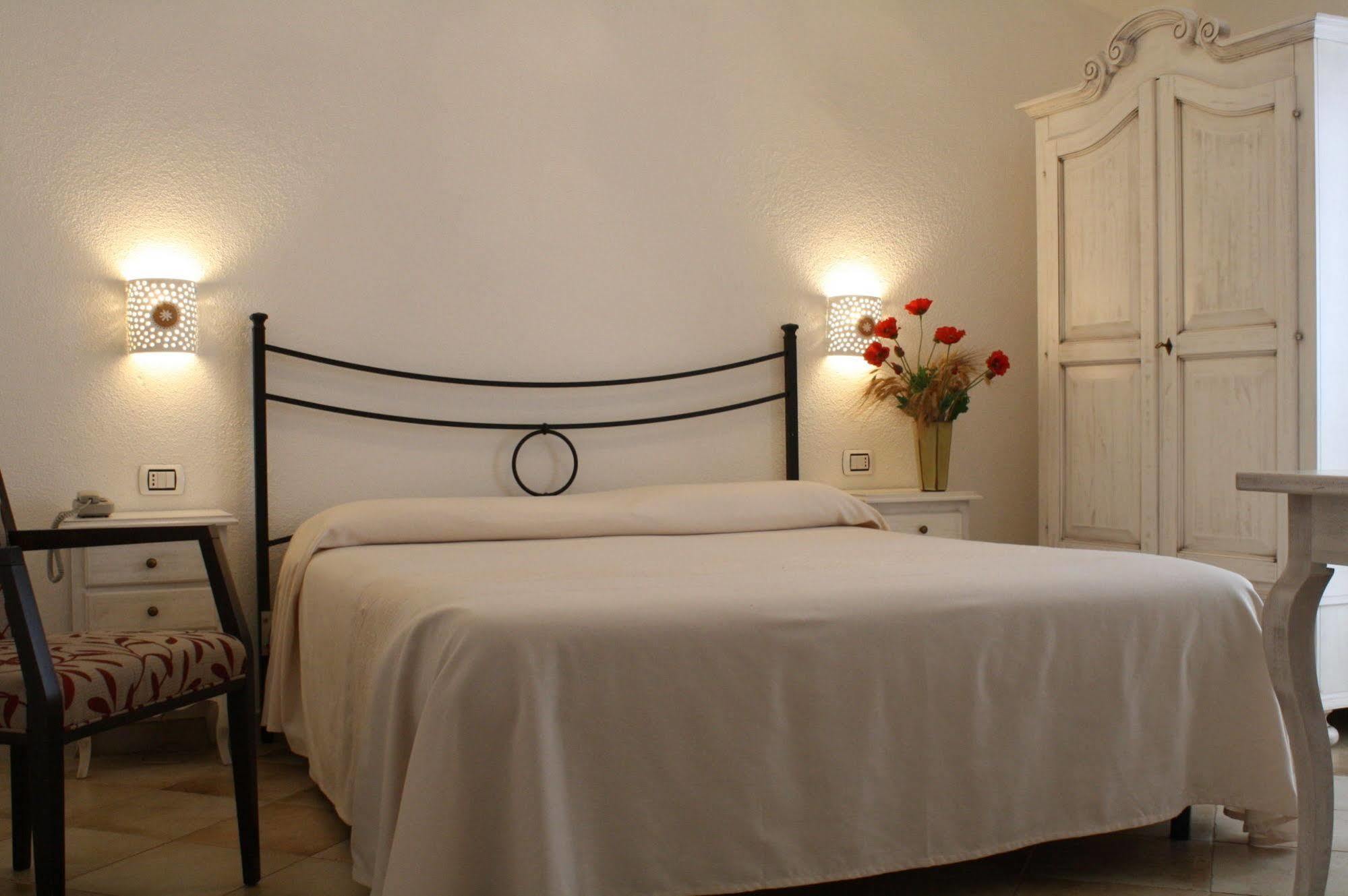 Hotel San Pantaleo Eksteriør bilde