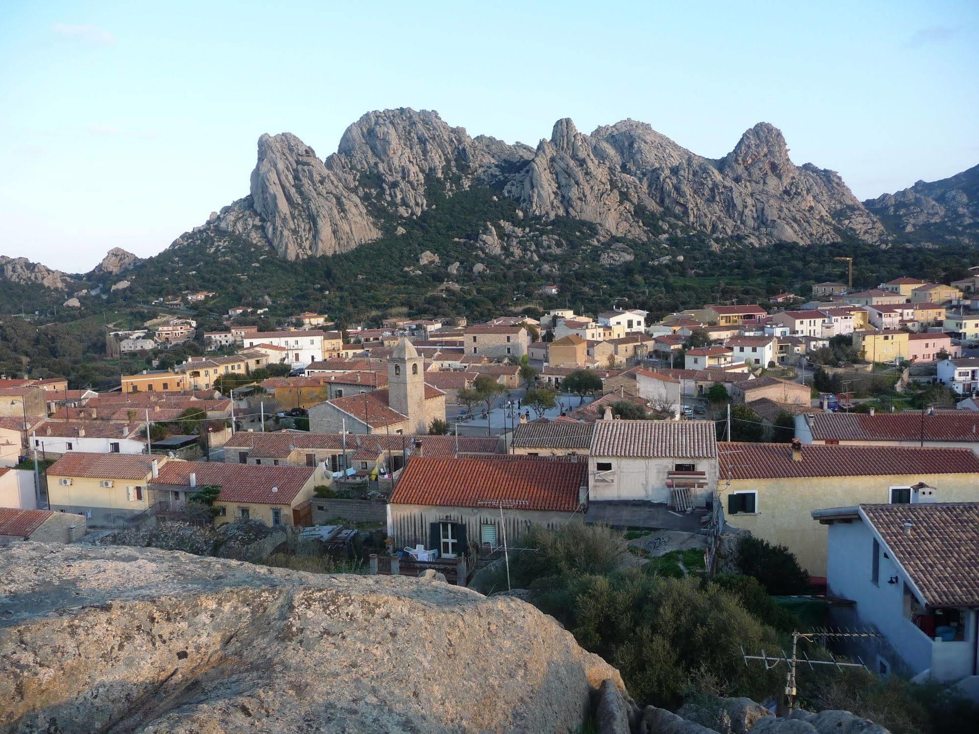 Hotel San Pantaleo Eksteriør bilde