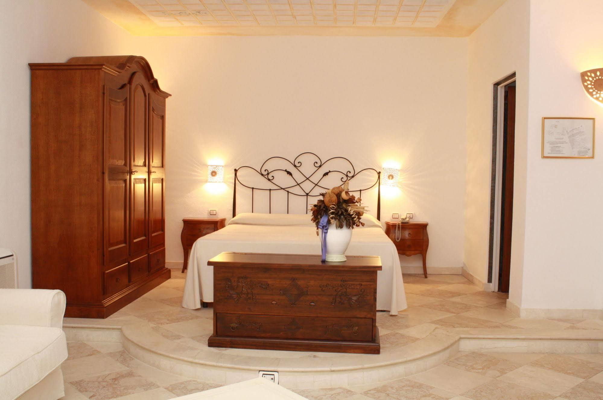 Hotel San Pantaleo Eksteriør bilde